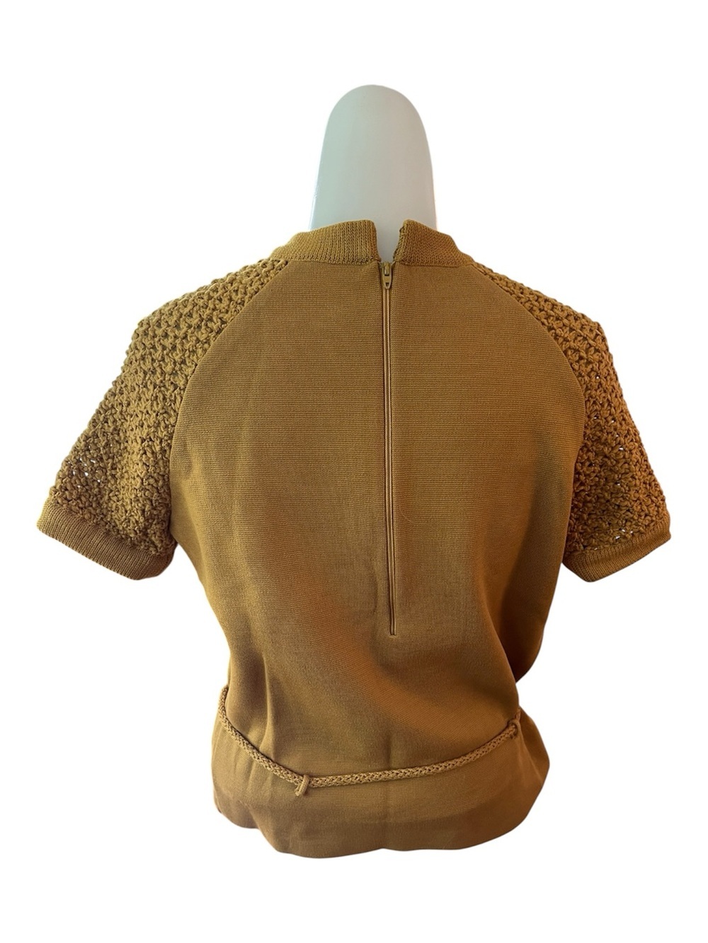 Dalton Vintage Short-Sleeve Virgin Wool Belted Sweater with crotchet sleeves 8 - Picture 3 of 10